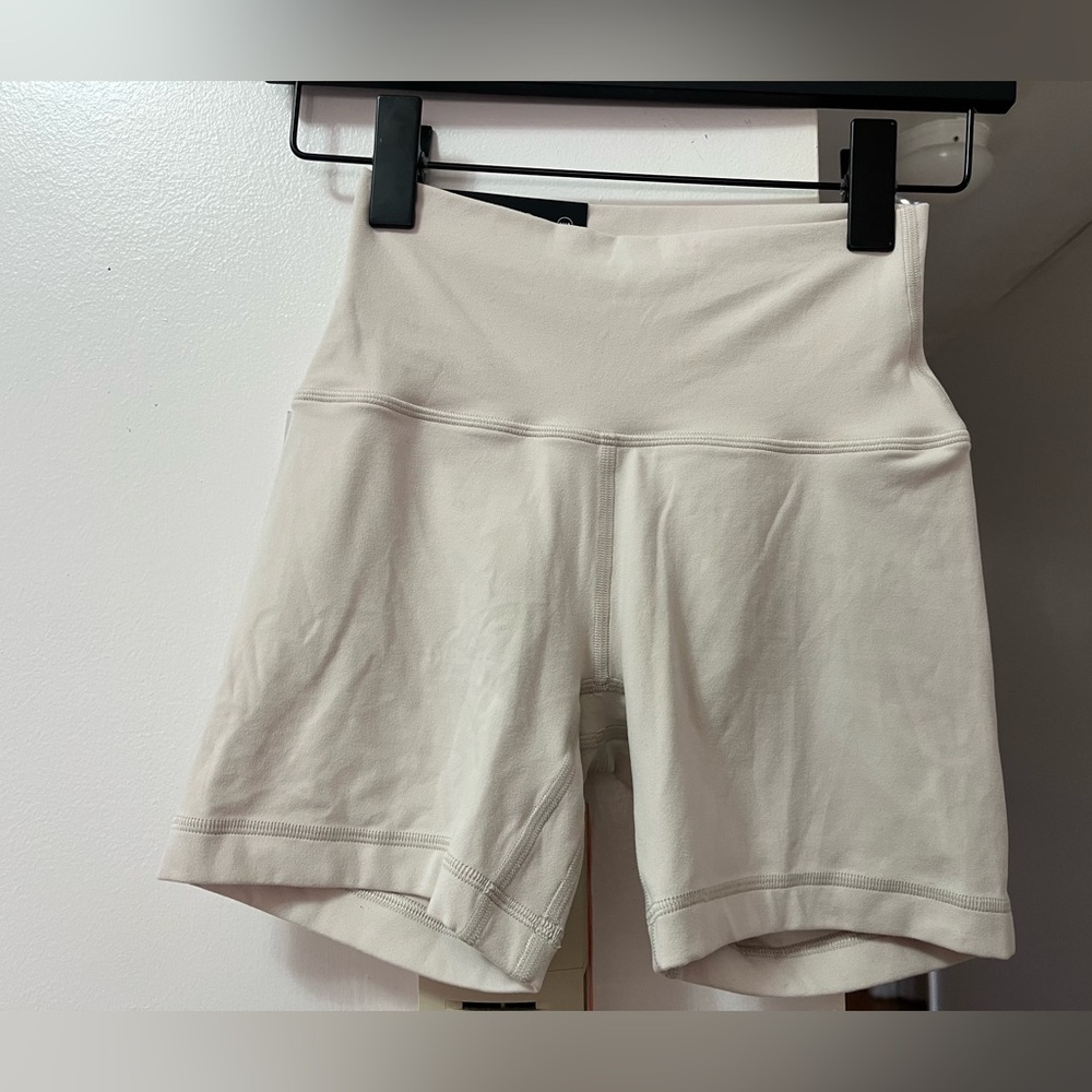 Aritzia shorts(SOLd🛑🛑) - Picture 2 of 6